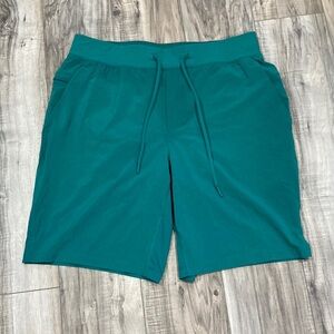 EUC Lululemon MENS THE Short 9” Lined L